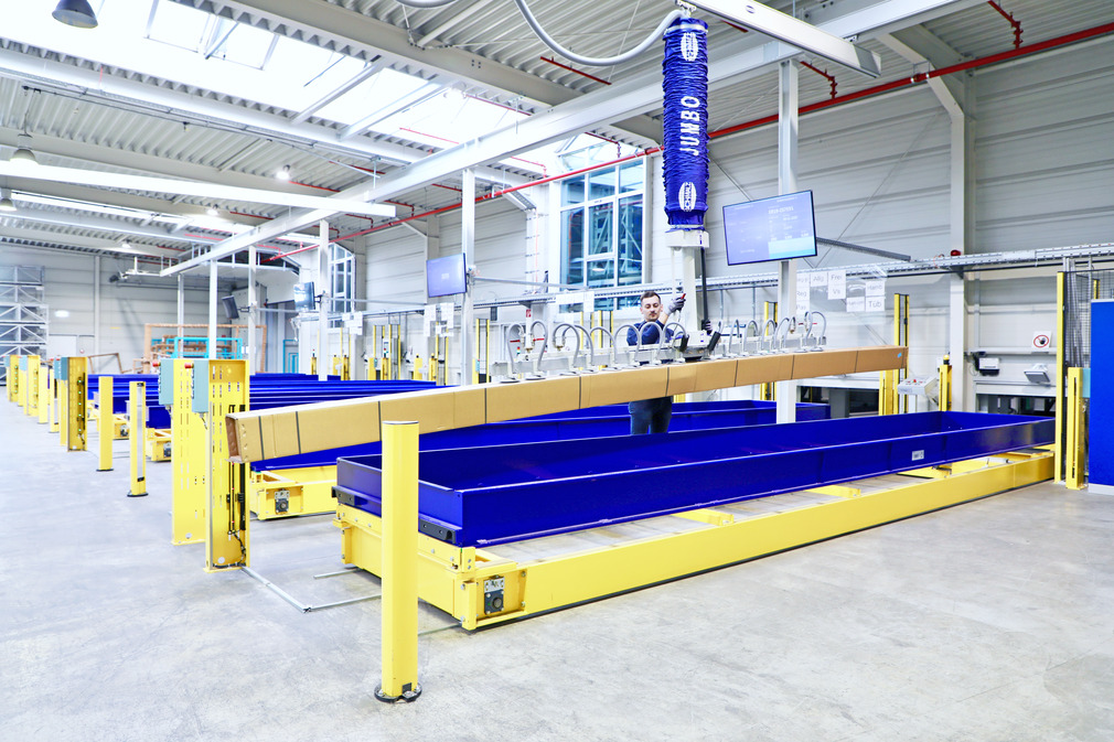 The Jumbo Low-Stack is the ideal solution for placing workpieces in low storage positions while maintaining an upright posture.